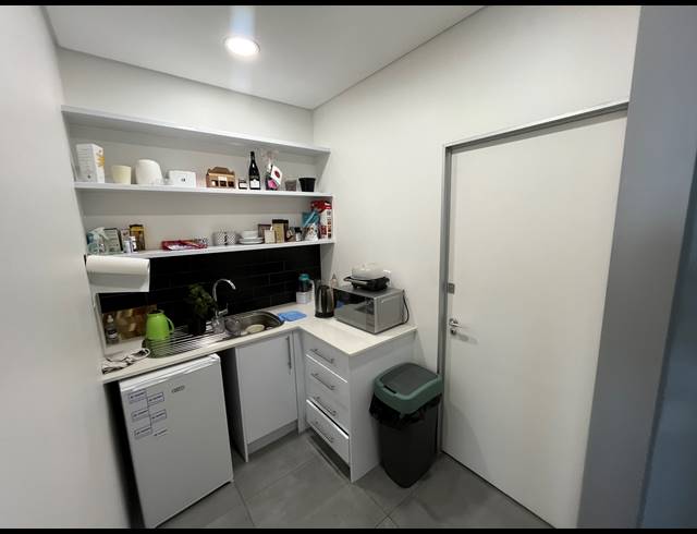 62M² OFFICE TO LET IN GREEN POINT